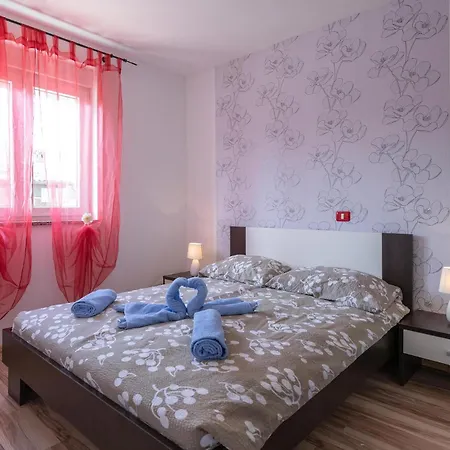 4 Bedroom Beautiful In *