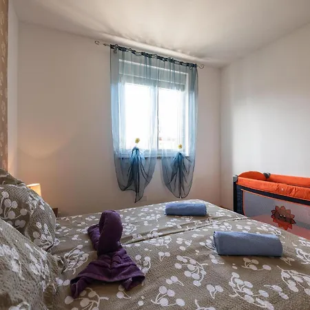 Holiday home 4 Bedroom Beautiful In *