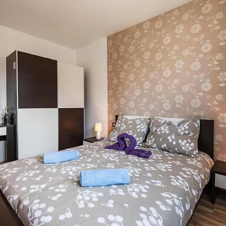 بيت للعطل 4 Bedroom Beautiful In