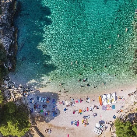 Дом отдыха 4 Bedroom Beautiful In