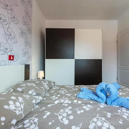 4 Bedroom Beautiful In *