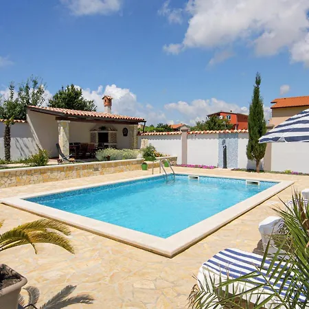 4 Bedroom Beautiful In *