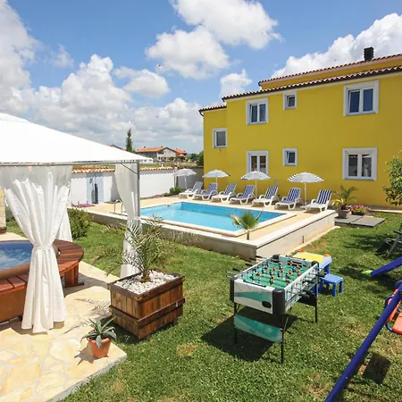 Holiday home 4 Bedroom Beautiful In *