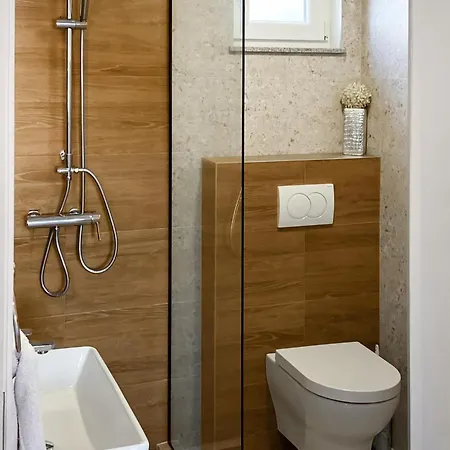 4 Bedroom Beautiful In