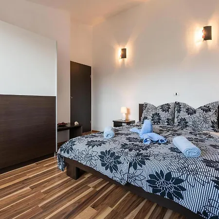 Дом отдыха 4 Bedroom Beautiful In Пула