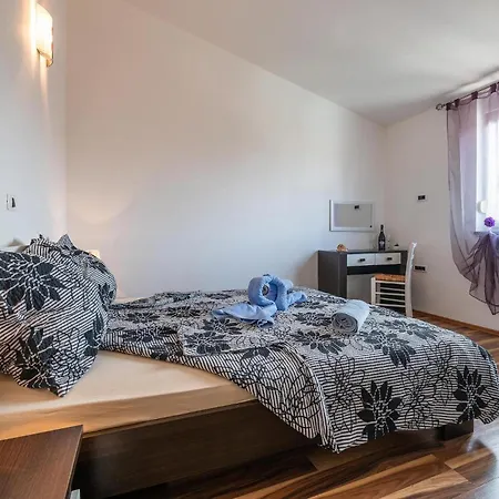 4 Bedroom Beautiful In *