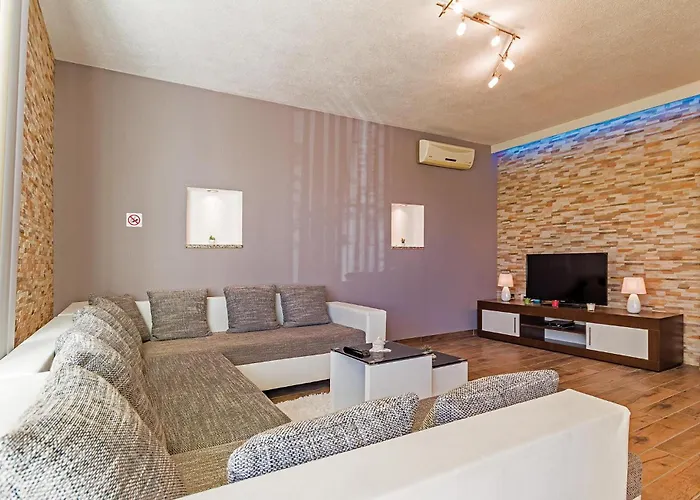 4 Bedroom Beautiful In 펜션 풀라