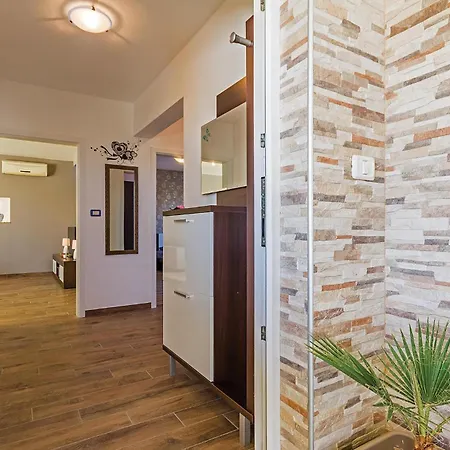 4 Bedroom Beautiful In