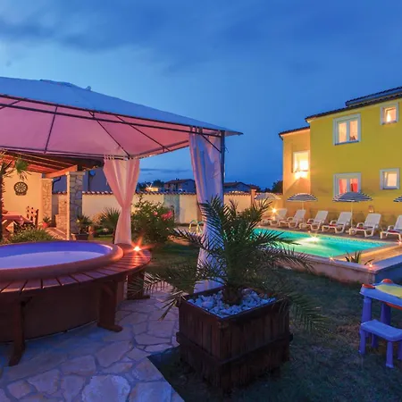 4 Bedroom Beautiful In