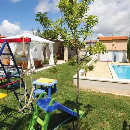 4 Bedroom Beautiful In Pula