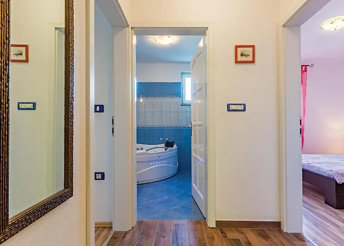 Casa vacanze 4 Bedroom Beautiful In *