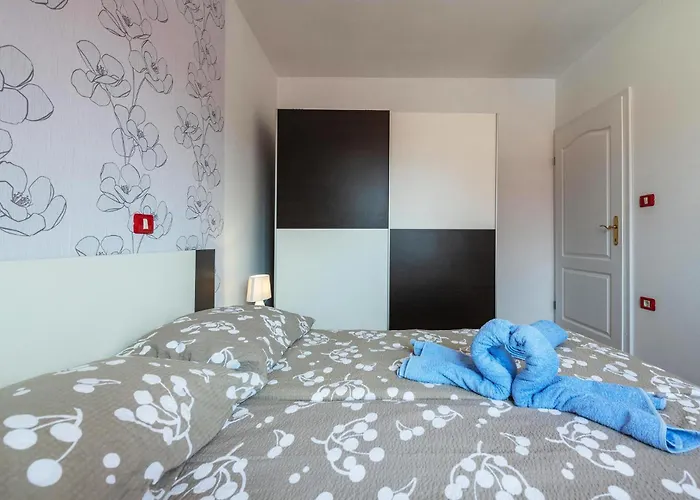 4 Bedroom Beautiful In *