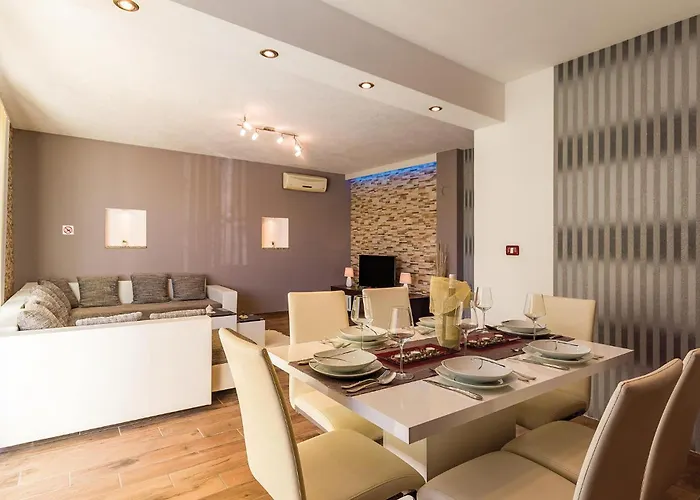 Casa vacanze 4 Bedroom Beautiful In *