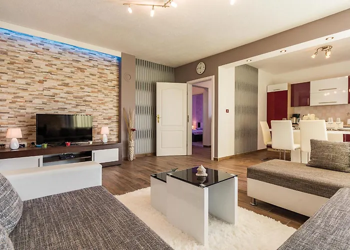 Casa vacanze 4 Bedroom Beautiful In Pola