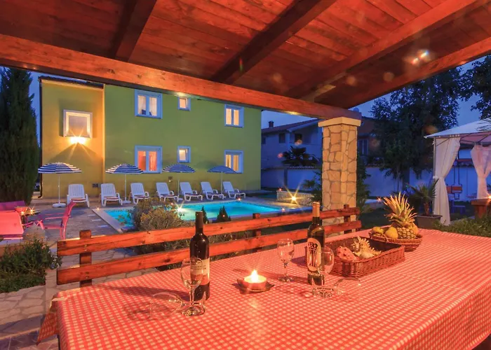 4 Bedroom Beautiful In Pula
