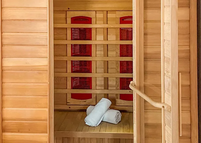 4 Bedroom Beautiful In *