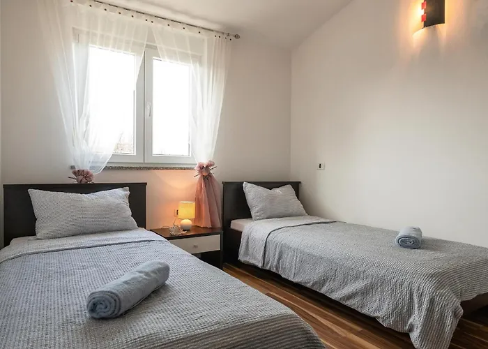 4 Bedroom Beautiful In Hébergement de vacances